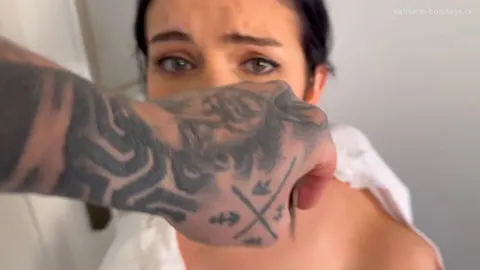 Tatti Roana Bondage